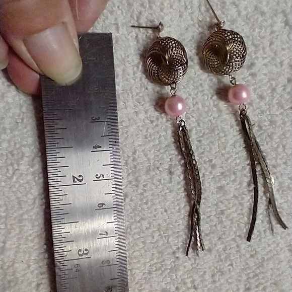 Goldtone pink long dangle post earrings no backs - Picture 2 of 2